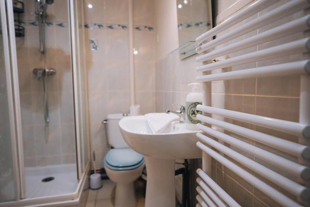 A Hauteur De Toits • Le Spacieux En Coeur De Ville Chateauroux Luaran gambar